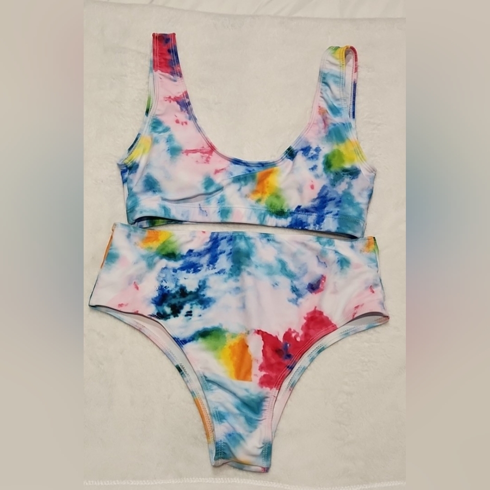 Bombshell tie-dye bikini